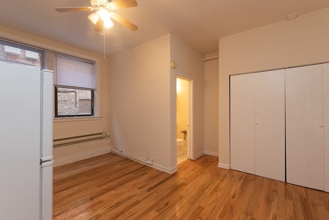 Photo - 1110 W George St Unit 005