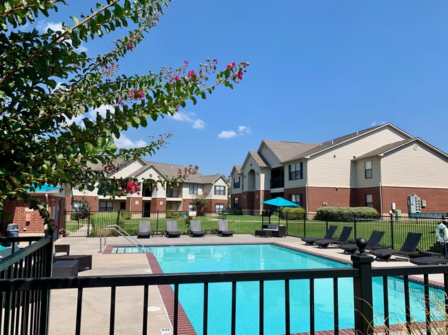 Pool - Crown Ridge Communities Apartments