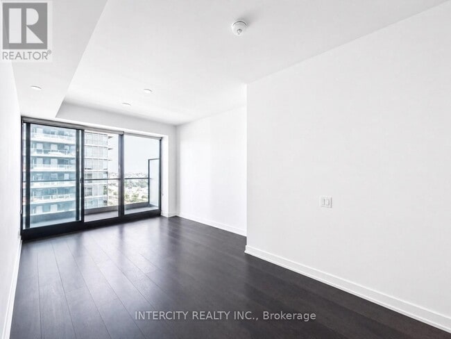 33 Frederick Todd Wy Unit 1307