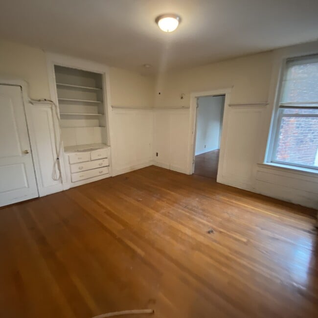 Building Photo - 1130 Commonwealth Ave Unit 5