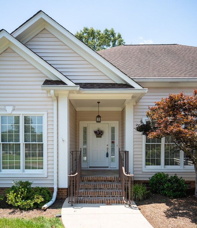 201 W Hypericum Ln