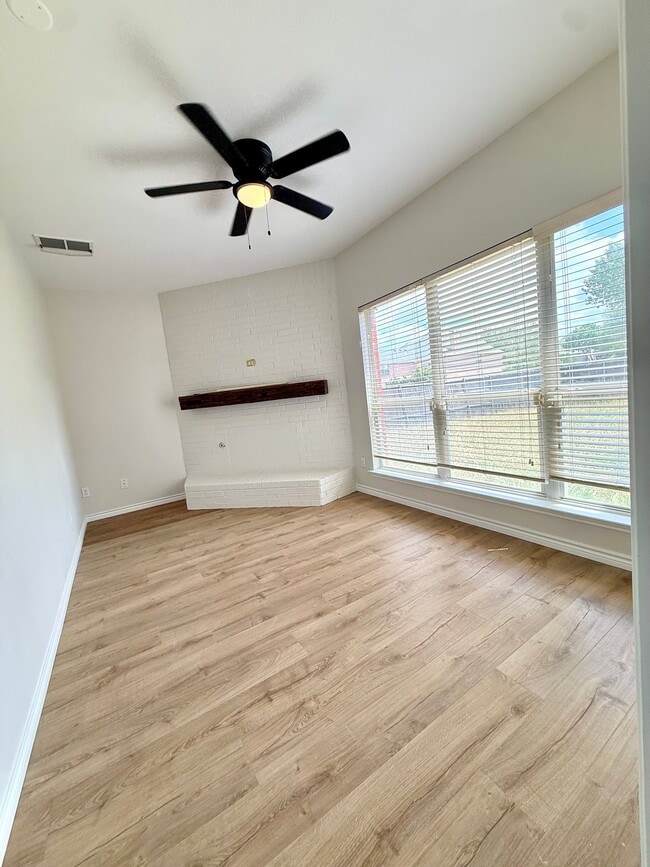 Photo - 610 Butternut Dr