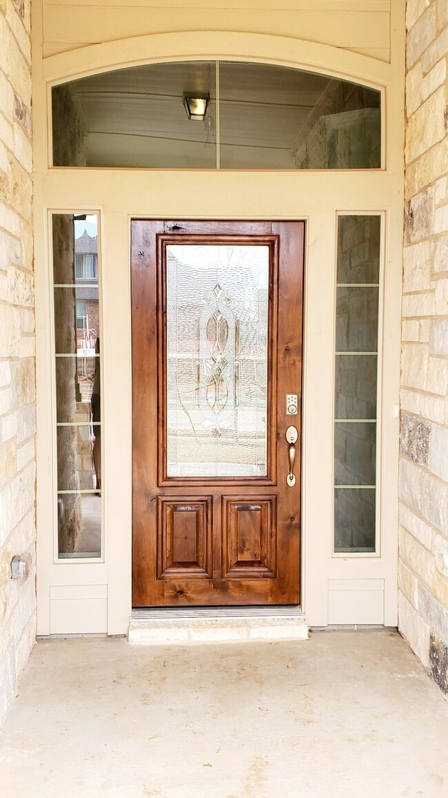 Photo - 705 Lister Dr