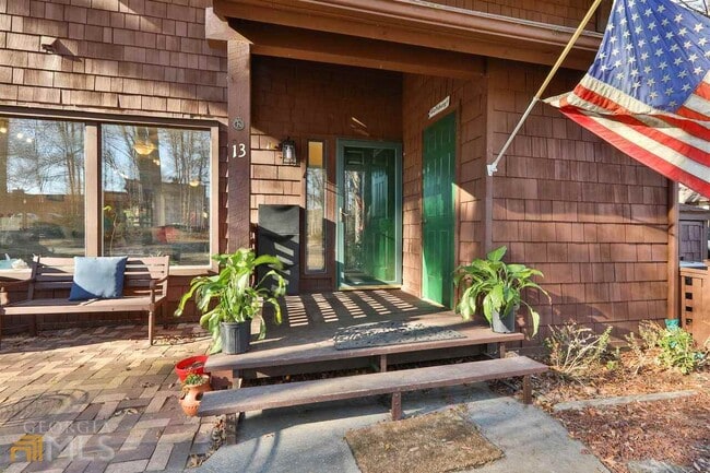 Photo - 13 Northlake Dr