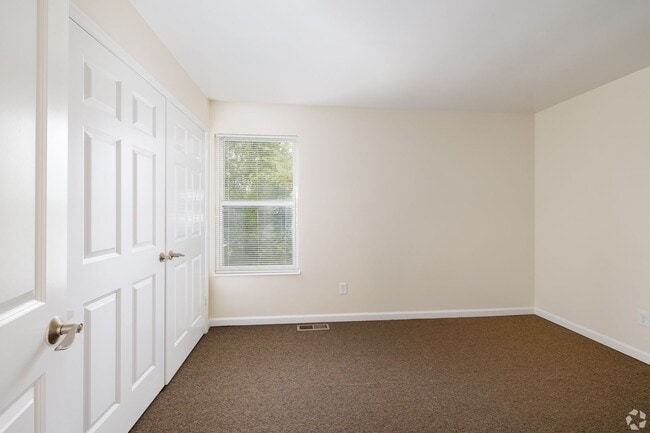 Photo - College Hill Apartments