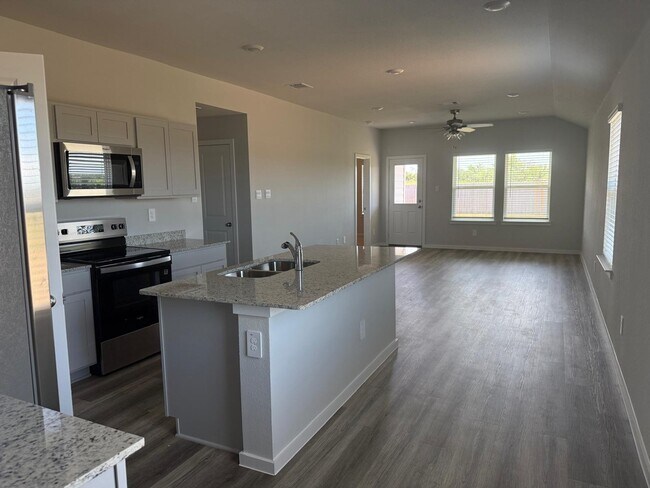 Photo - 310 Randall Pl