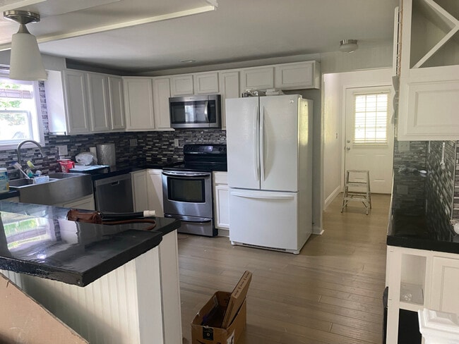 Photo - 815 W Rodney Dr