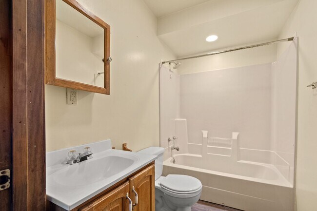 Photo - 17-18 Walther Street Unidad 18 Walther