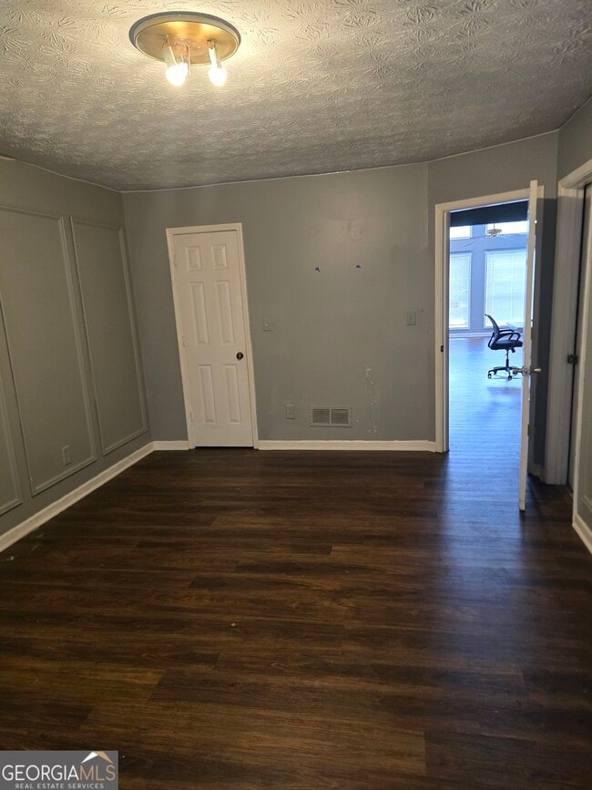 Photo - 2812 Briar Hill Ln SE
