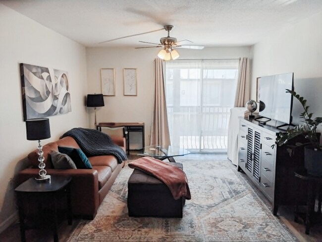 Photo - 1700 SW 16th Ct Unidad SHE 28