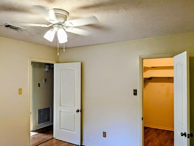 Photo - 1412 Hawk Tree Dr