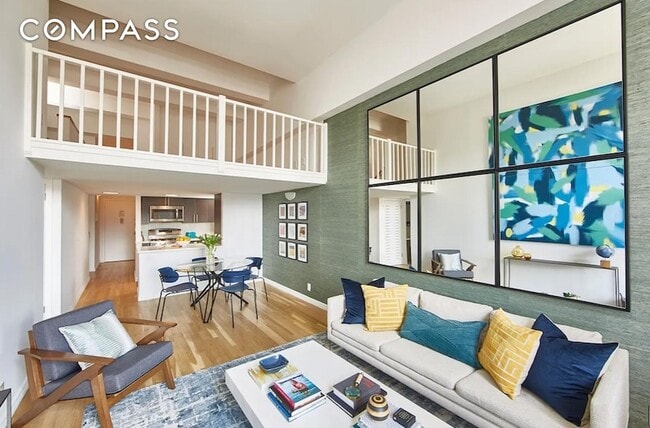 Building Photo - 666 Greenwich St