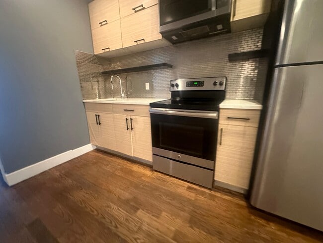 Photo - 19-15 Palmetto St Unit 1 R