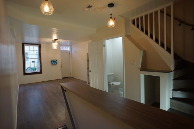 Photo - 907 Lemmon St