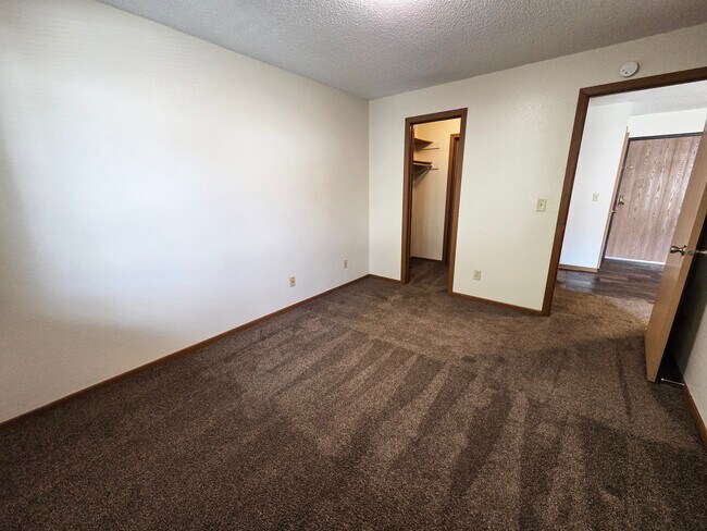 Pine Pointe Apartments