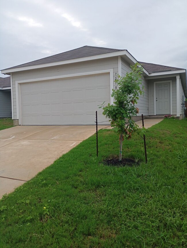 Building Photo - SUMMER SPECIAL! 4BR Home in Silos Community – Only $1,495/month