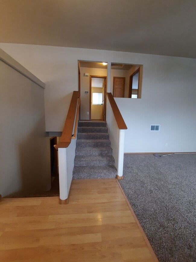 Photo - 3 BEDROOM | 2 BATH | TRI-LEVEL | NORTH