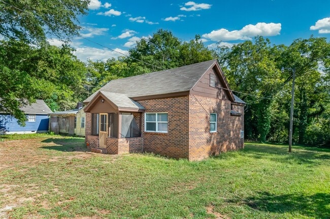 Photo - 506 Plain St