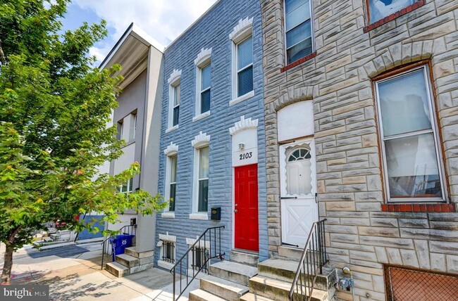 Building Photo - 2103 E Madison St
