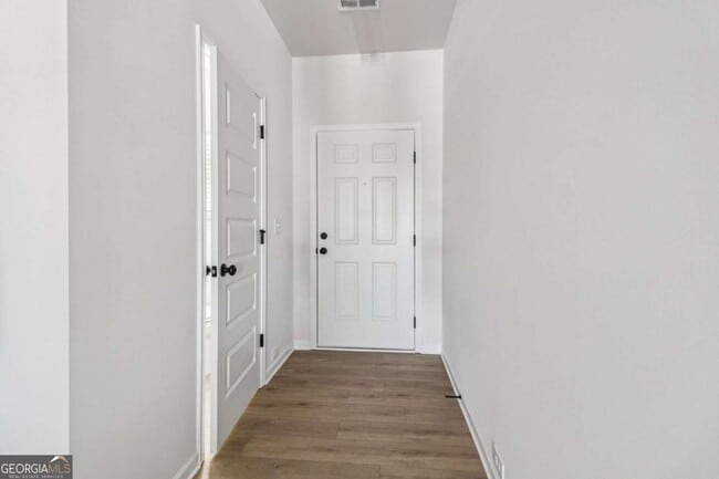 Photo - 708 Shetland Trl