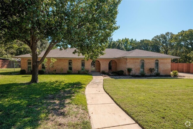 Building Photo - 624 Cimarron Trail Rental