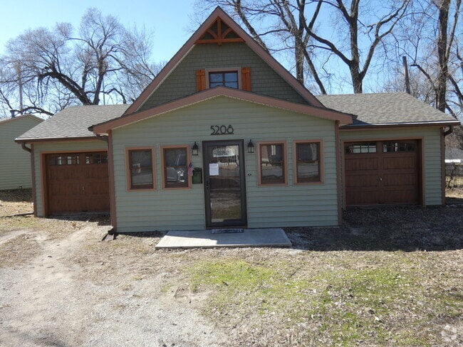 Building Photo - Beautiful Updated Home!