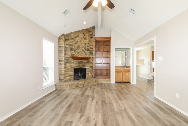 Photo - 17003 Spruce Run Dr