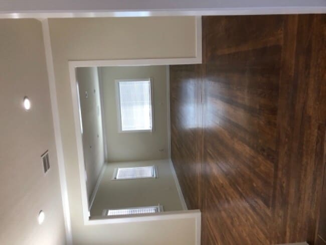 Photo - 952 J St