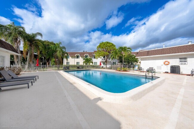 Photo - 708 SE 2nd Ave Unit 421