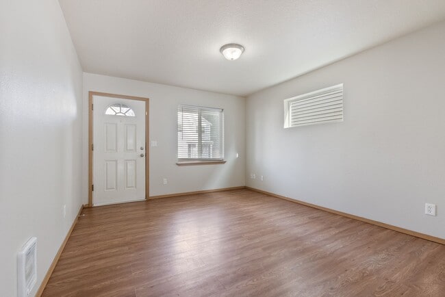 Photo - Beautiful 4bed/2.5bath - 1/2 OFF First months rent!