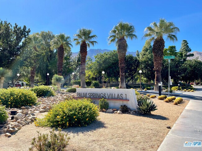 Photo - 550 N Villa Ct