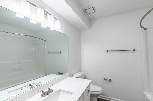 2BR, 2BA - 1,100SF - Second Bathroom