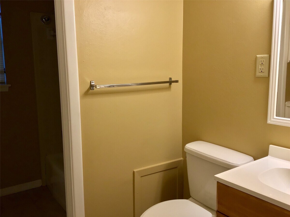 Photo - 1585 Auburn Dr House