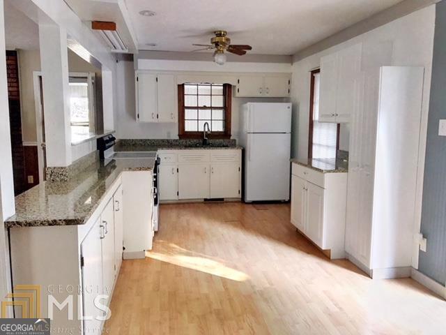 Photo - 182 Moore Rd