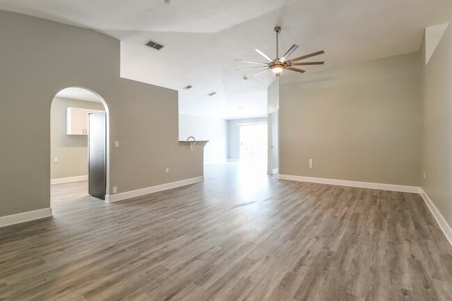 Photo - 807 Rocky Mountain Ct