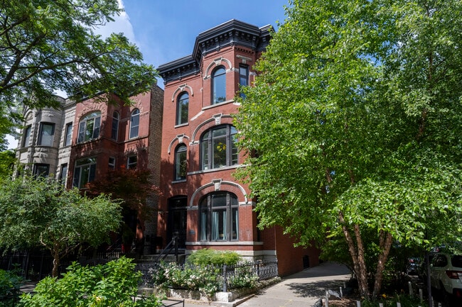 Photo - 1254 N Hoyne Ave Apartment Unit 3