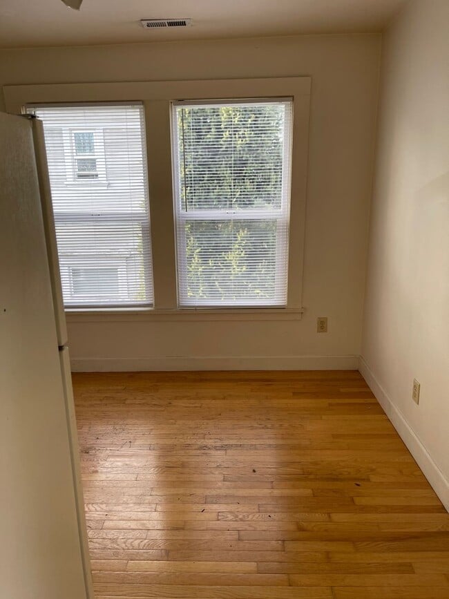 Photo - Nice Tacoma Duplex 2 Bed 1 Bath For Rent