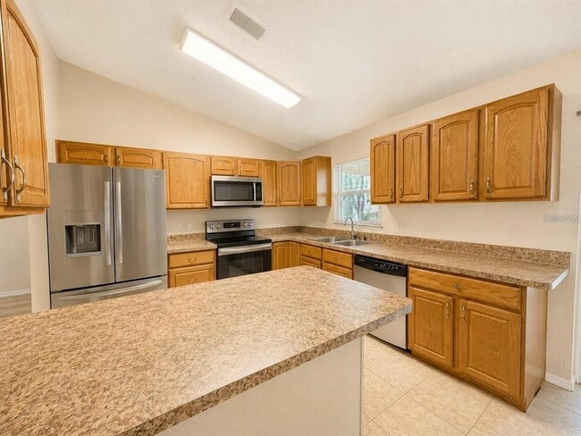 Photo - 907 Hendon Pl
