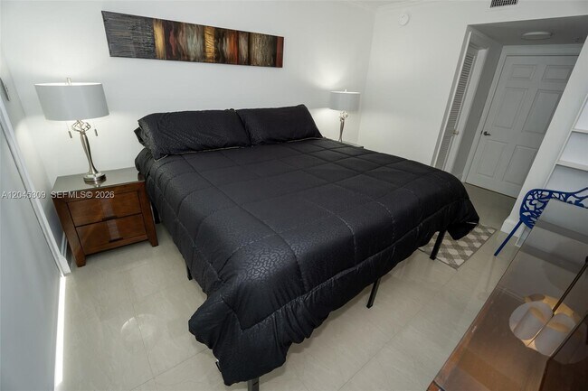 2951 S Bayshore Dr Unit 716