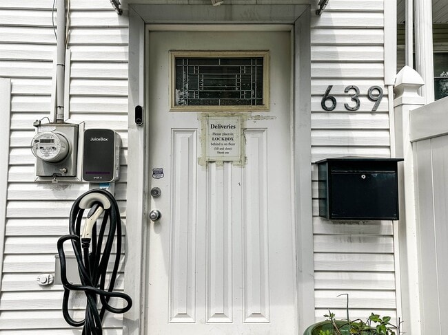 Photo - 639 Palisade Ave Unidad 2