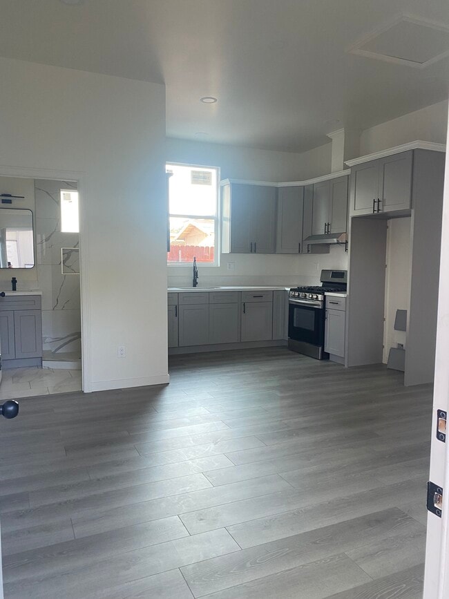 4027 Bemis St Unit 4027