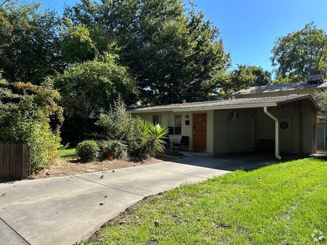 Building Photo - 2 bd 1 ba with off-street parking Rental