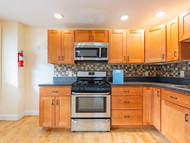 57 Hyde St Unit B