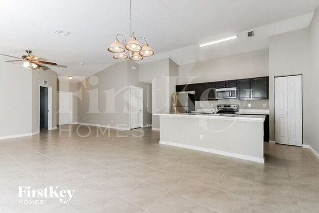 Photo - 2568 SW Deckard St