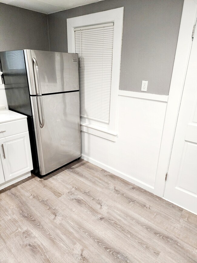 Photo - 102 Sampson St Unidad Lower