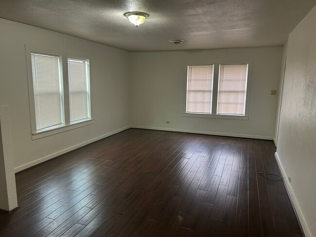 Photo - 1525 Harley Dr