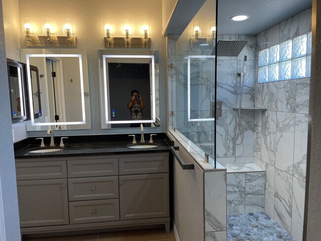 Photo - 6528 N 80th Ave
