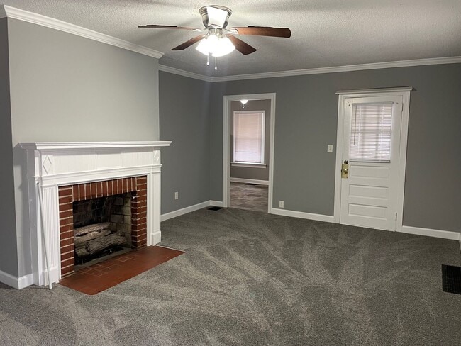 Photo - 3 BED, 1 BATH HOME, $1,300 MONTH, $1,300 DEPOSIT!!
