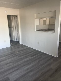 Photo - 280 W 8th St Unidad 280 w 8th st