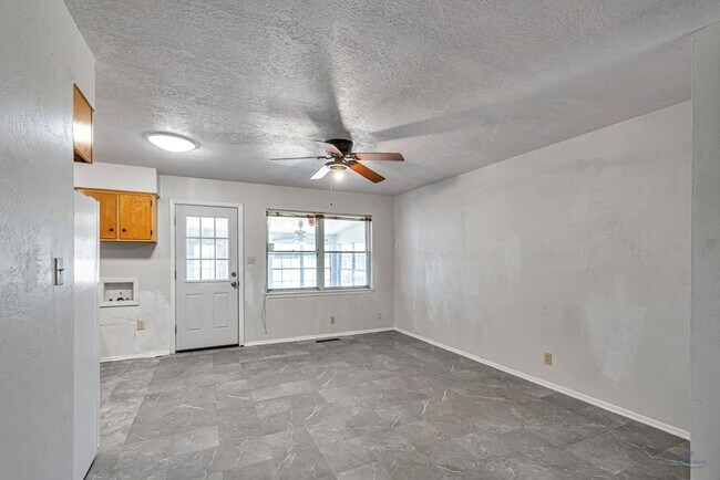 Photo - 1311 E 52nd St